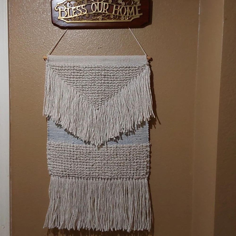 🌺 NEW Handcrafted Cream & Blue Tapestry Wall Hanging